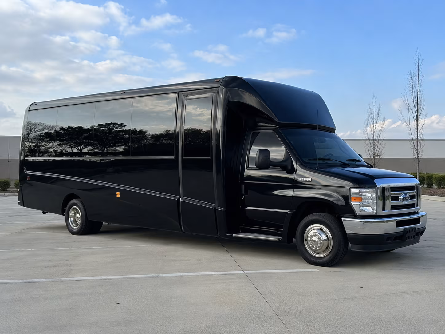 bridal party minibus rentals across oahu on your wedding day