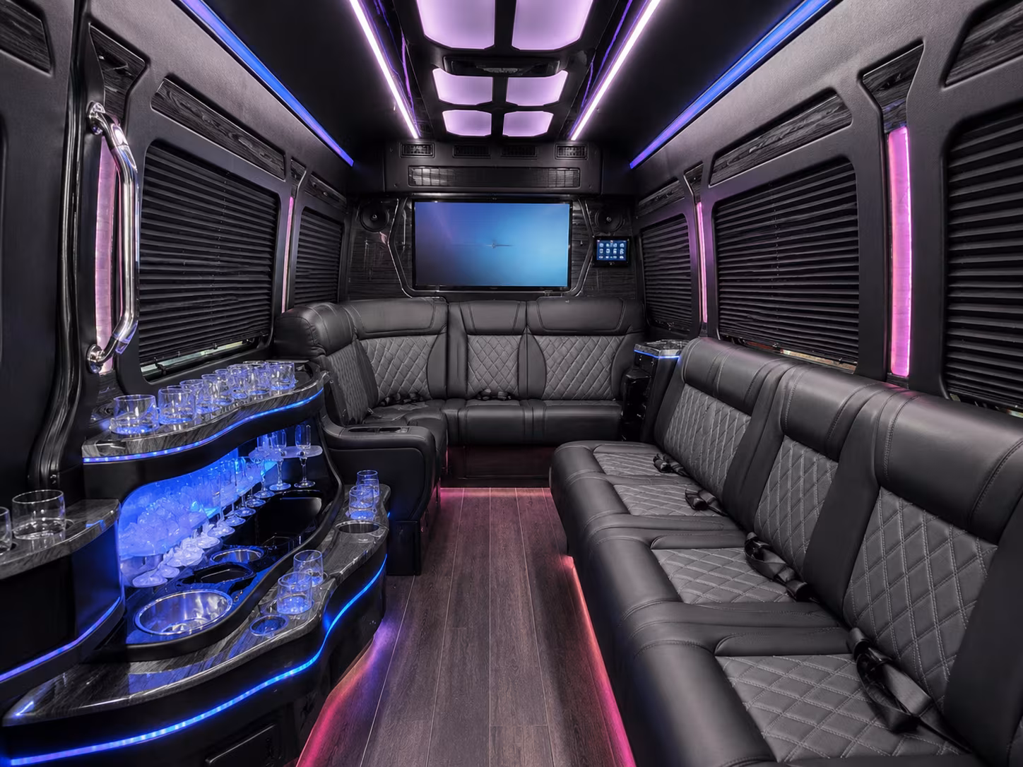 bus rental options for honolulu trips