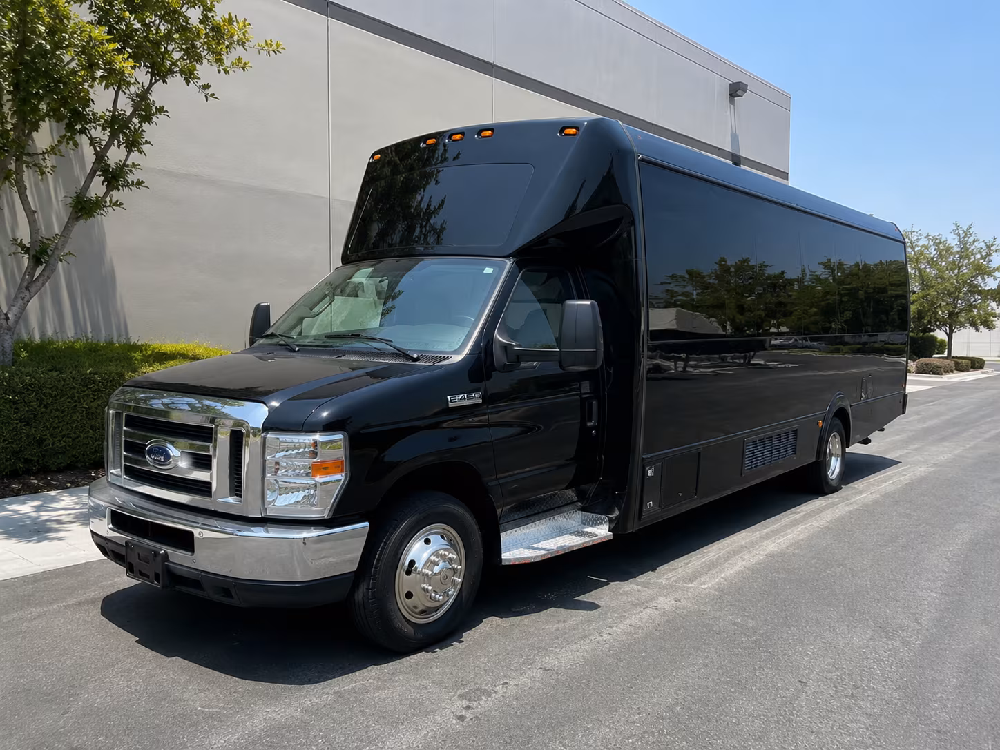 compare bus rentals in honolulu with one online quote