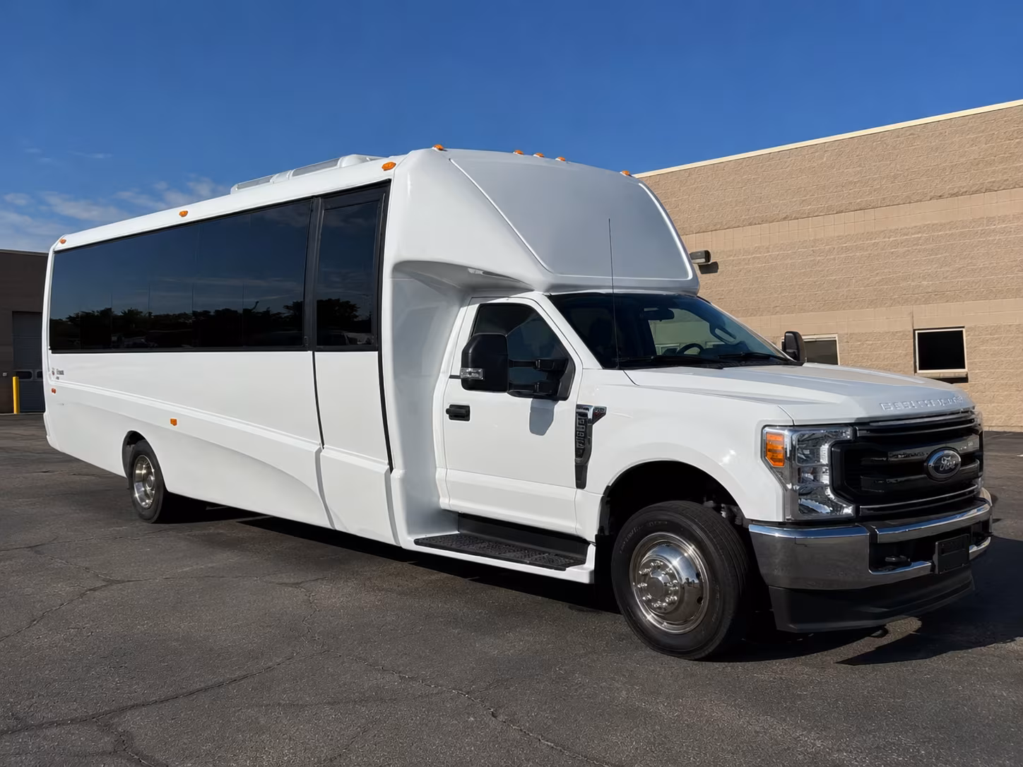 corporate and convention charter buses in honolulu