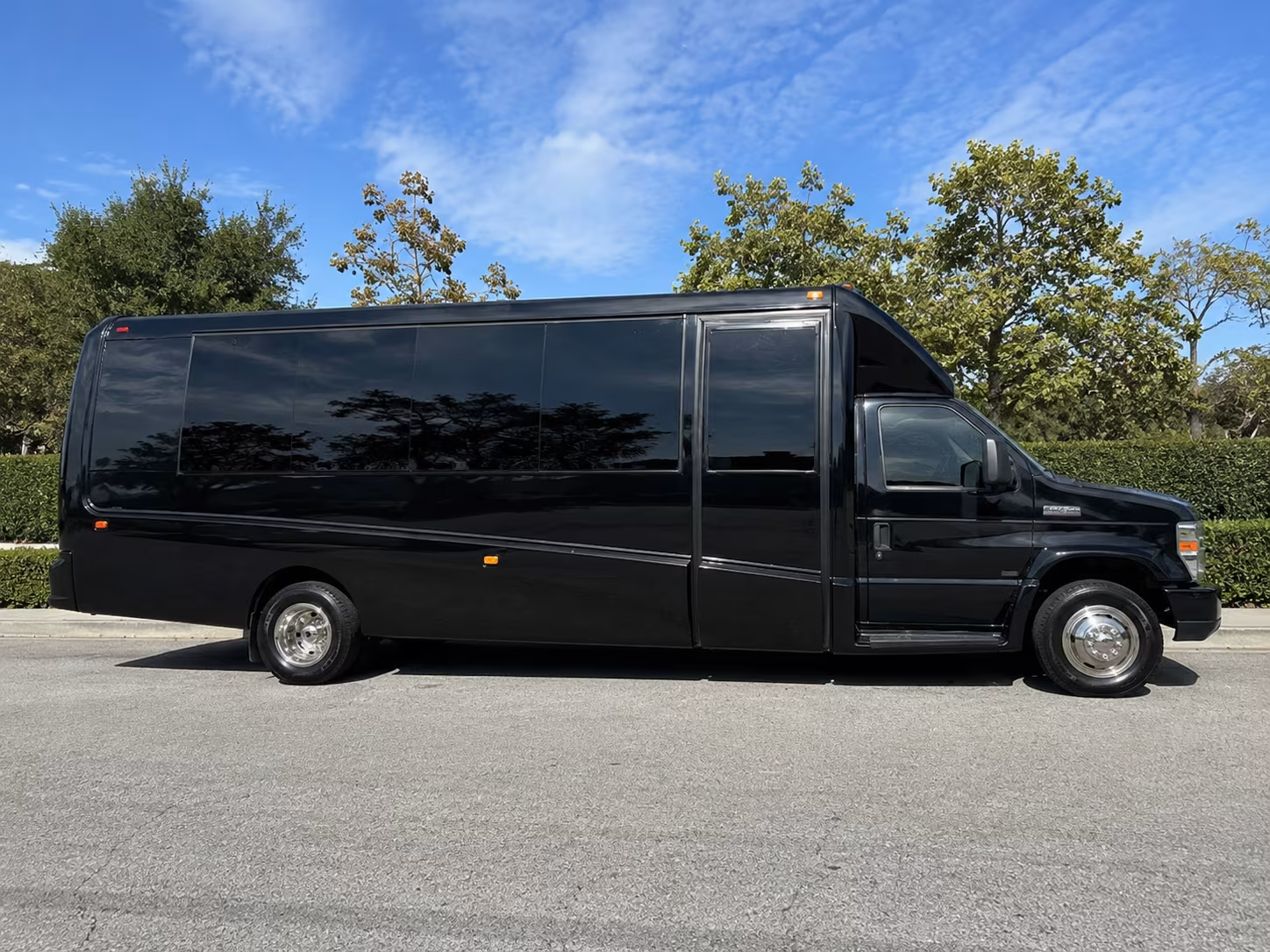 honolulu wedding transportation onboard seating
