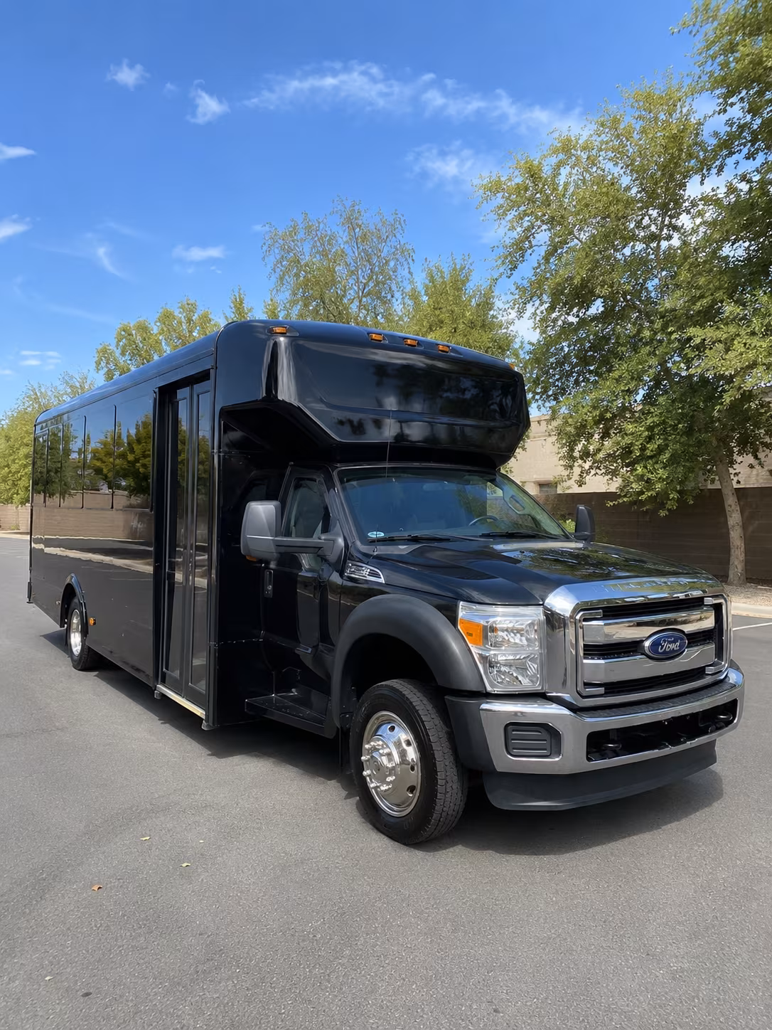 party buses to the republik and downtown honolulu music venues